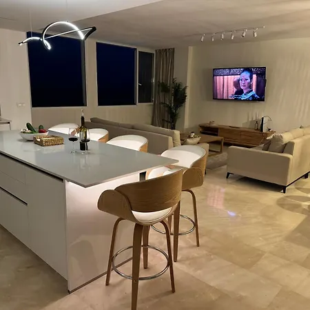 Stunning Marina Seaview Penthouse - Puerto Deportivo Apartment Estepona Exterior photo