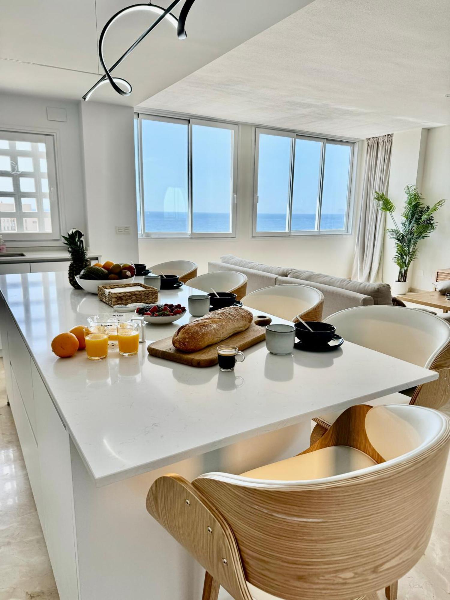 Stunning Marina Seaview Penthouse - Puerto Deportivo Apartment Estepona