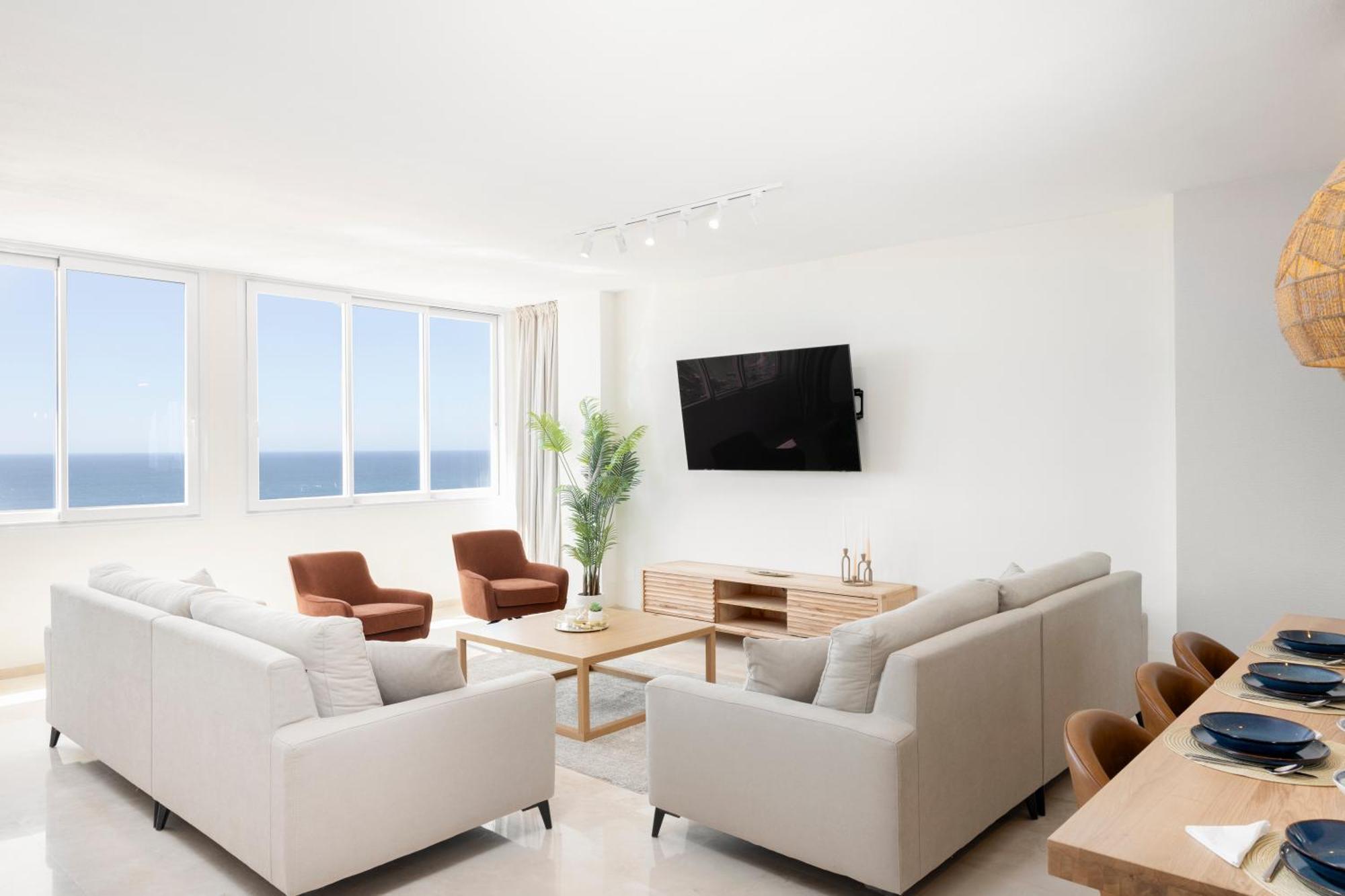 Stunning Marina Seaview Penthouse - Puerto Deportivo